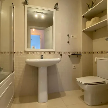Golf & Sea 2bdr Apartment *