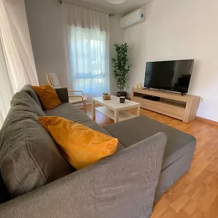 Golf & Sea 2bdr Apartment